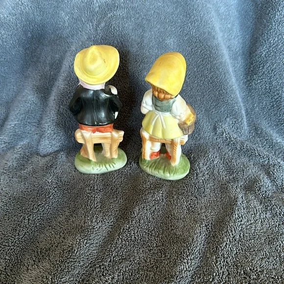 Vintage porcelain girl with basket and vintage Hummel style boy figuring. - Picture 2 of 4